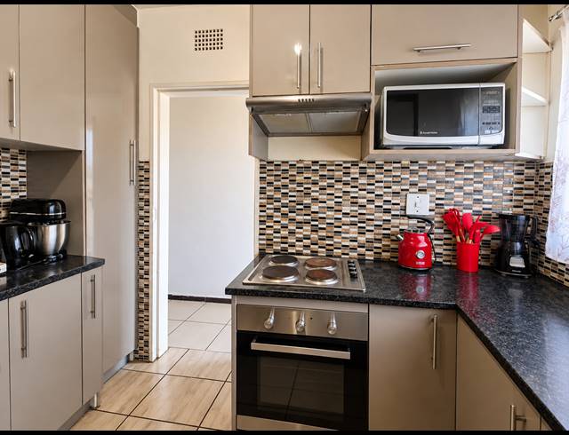 2 BEDROOM FLAT FOR SALE IN THREE RIVERS